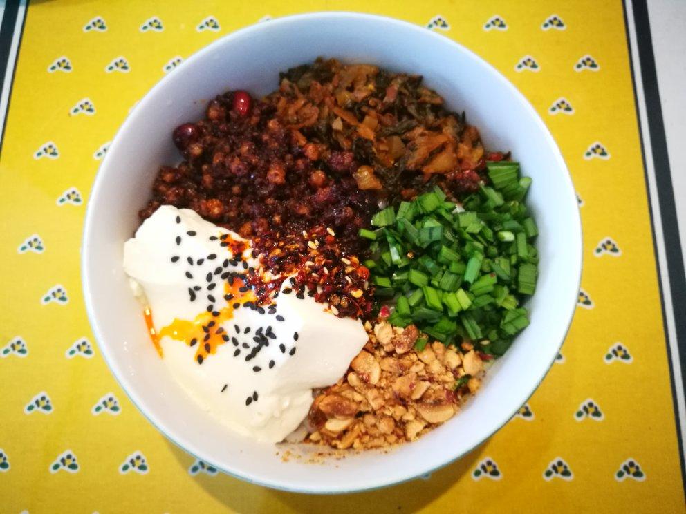 云南菜-云南特色美食：豆花米线+（内附视频）