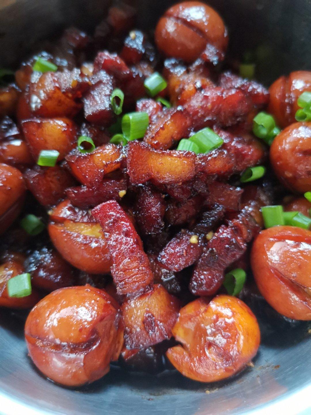 加了鹌鹑蛋后，这盘红烧肉，美味的逆天啦——鹌鹑蛋烧肉（孔瑶食谱）