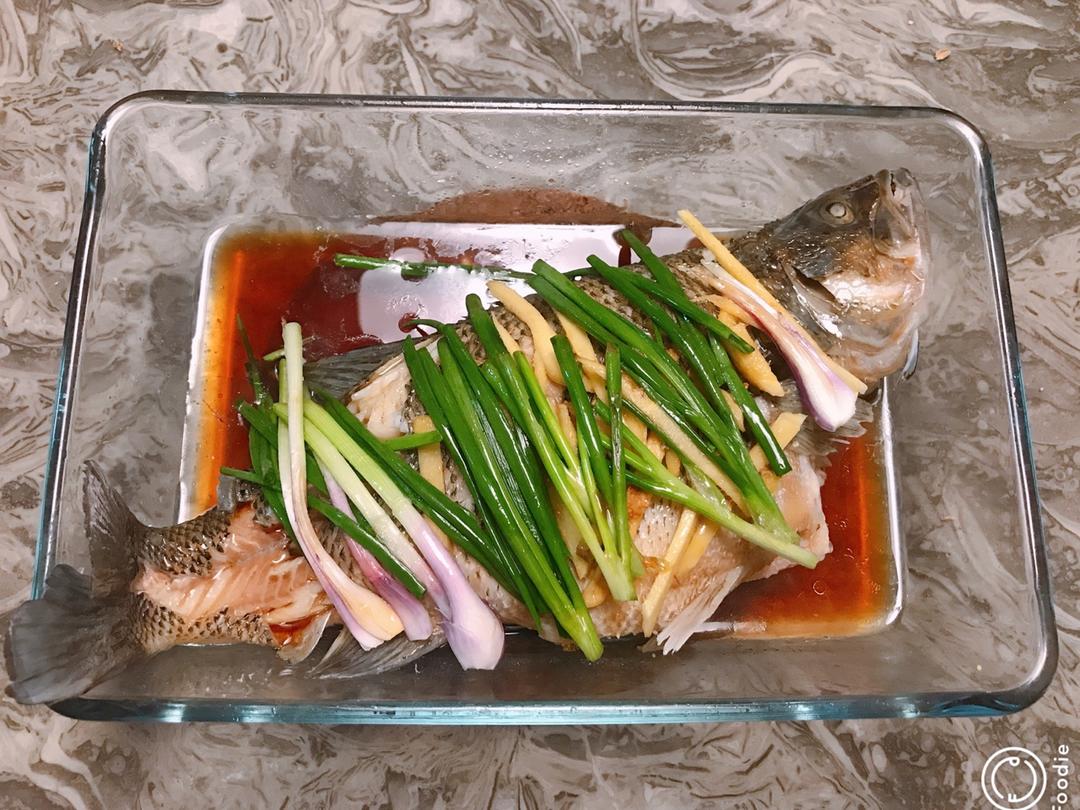 蒸鲈鱼