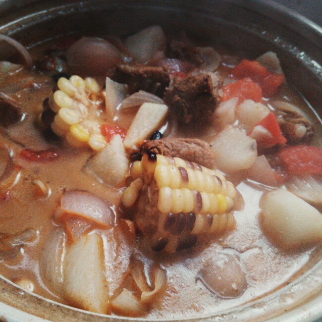 西红柿山药排骨汤