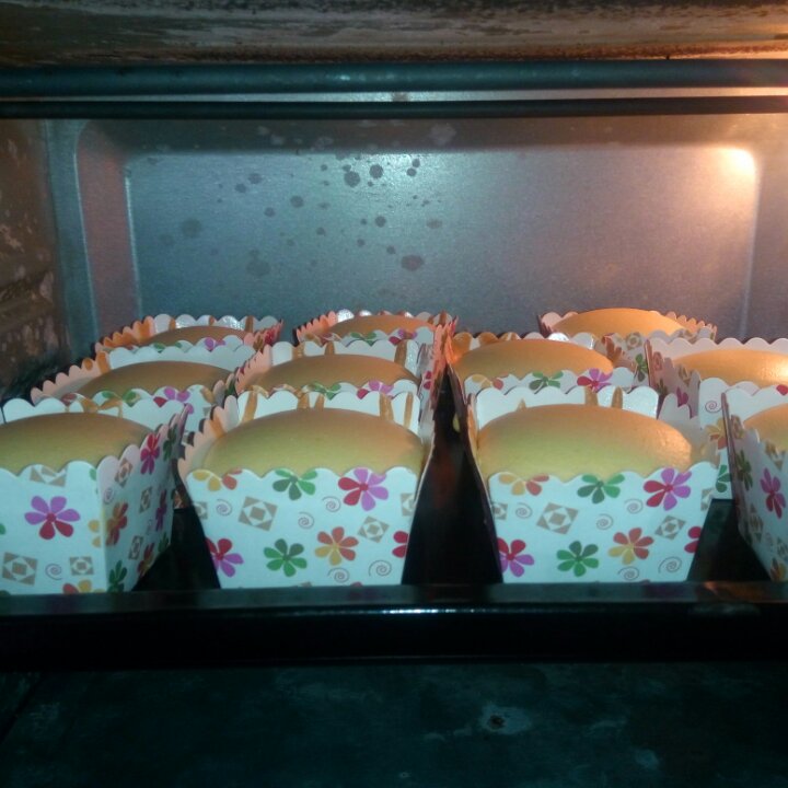 软绵绵戚风纸杯蛋糕