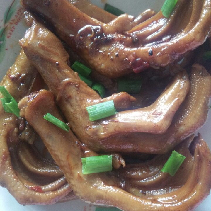 香辣卤鸭掌