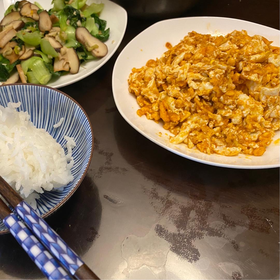 赛螃蟹（蟹黄炒鸡蛋）