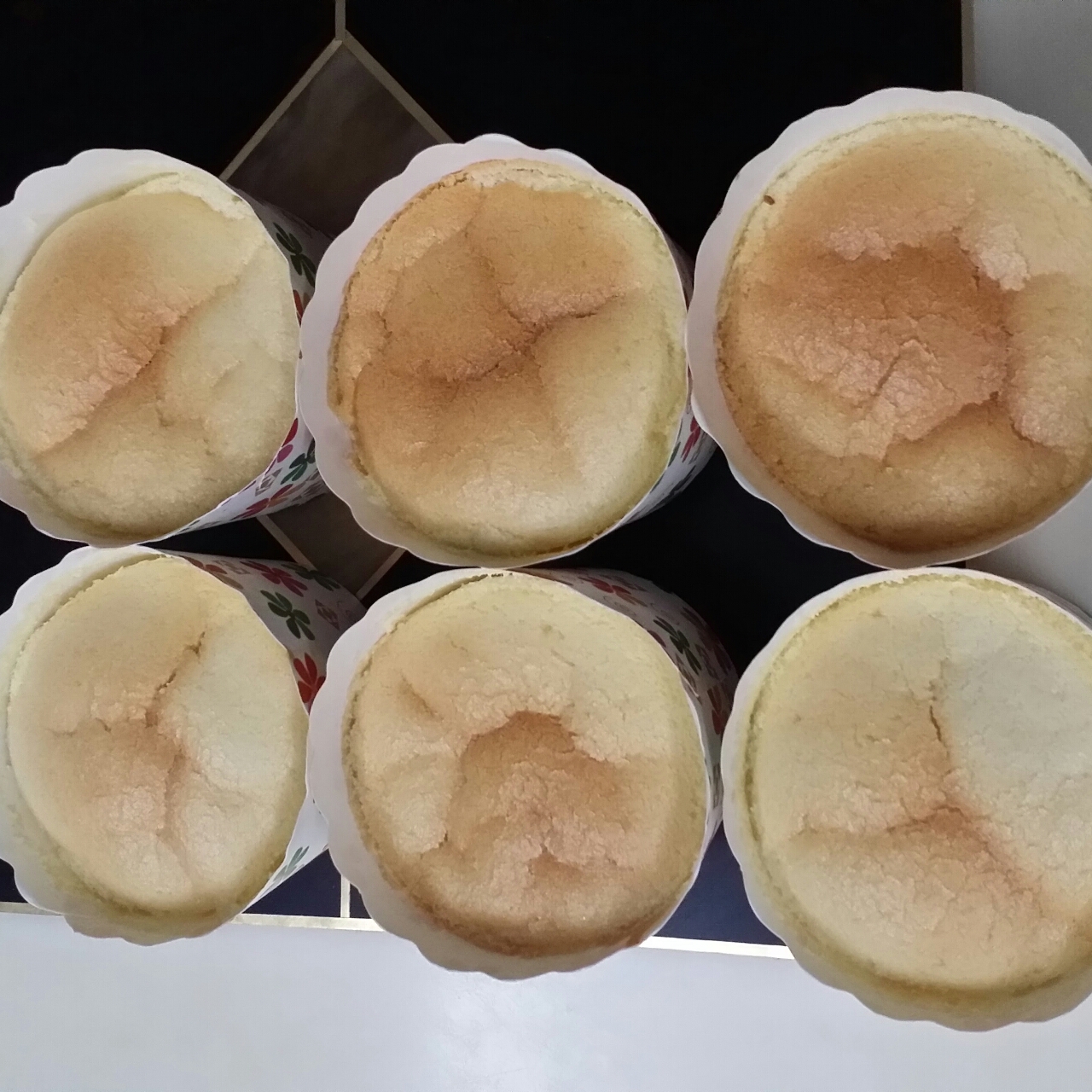 酸奶戚风杯子蛋糕