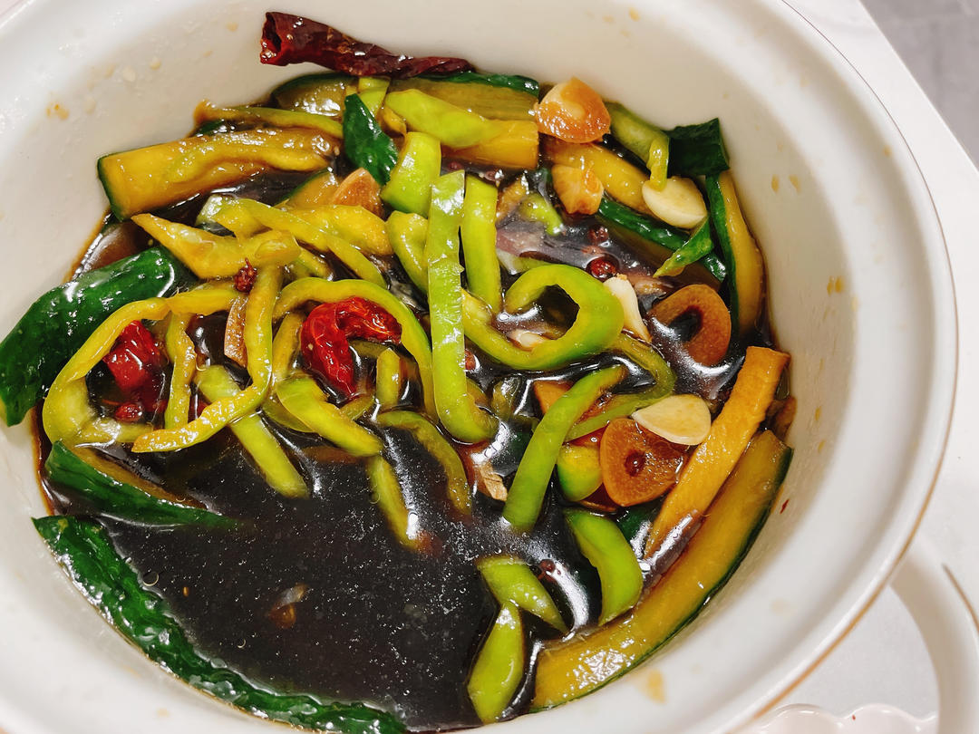 香辣脆爽!开胃又下饭的腌黄瓜