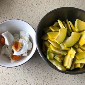 家常蛋黄南瓜的做法 步骤1