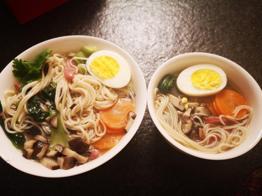 菌汤面条 看得见的香菇 尝得到的鲜美 这才是真正的菌汤