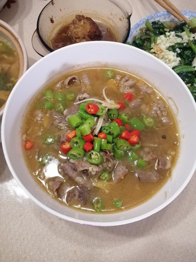 酸汤肥牛