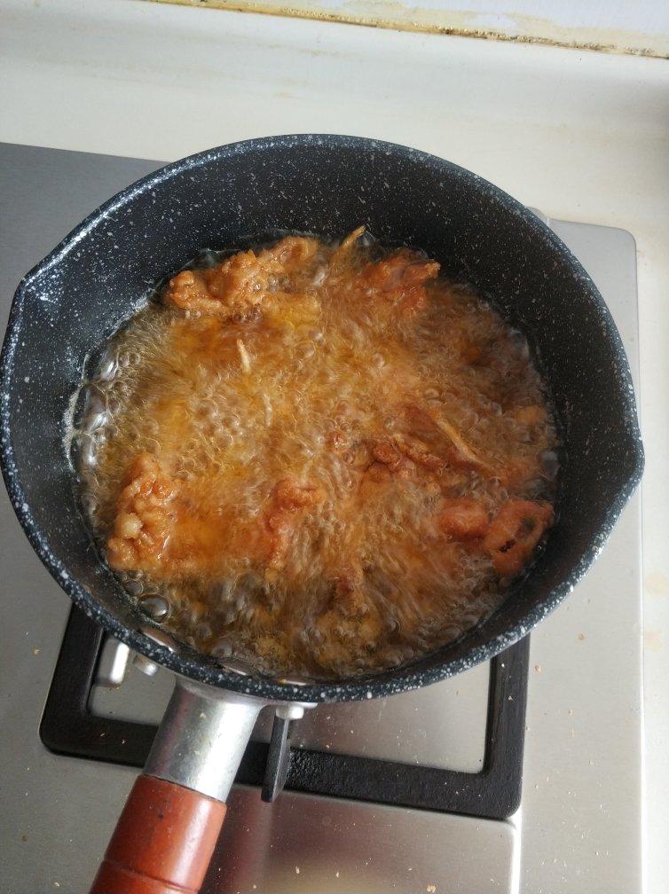 自制路边摊之油炸鸡架骨，用料简单吃着放心
