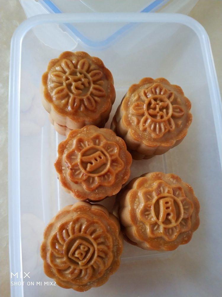 广式月饼—蛋黄莲蓉月饼