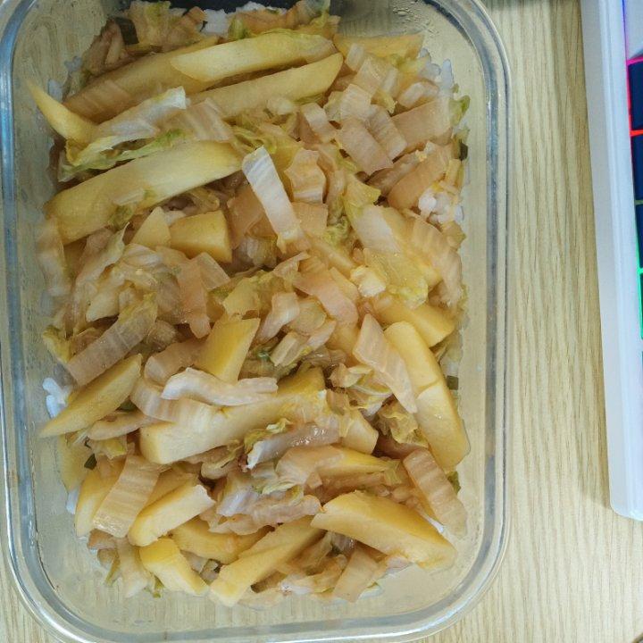 东北大白菜炖土豆