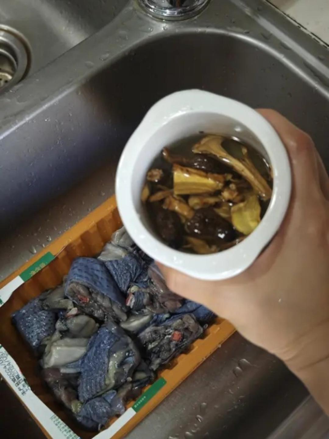 女人补气血（乌鸡汤）