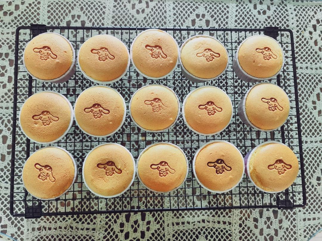 不塌不裂的纸杯戚风蛋糕