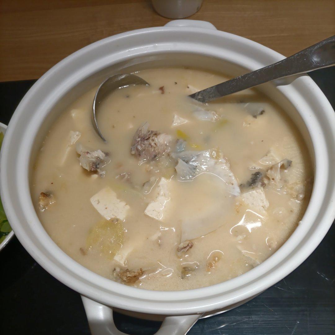 砂锅鱼头🐟炖豆腐（胖头鱼豆腐）