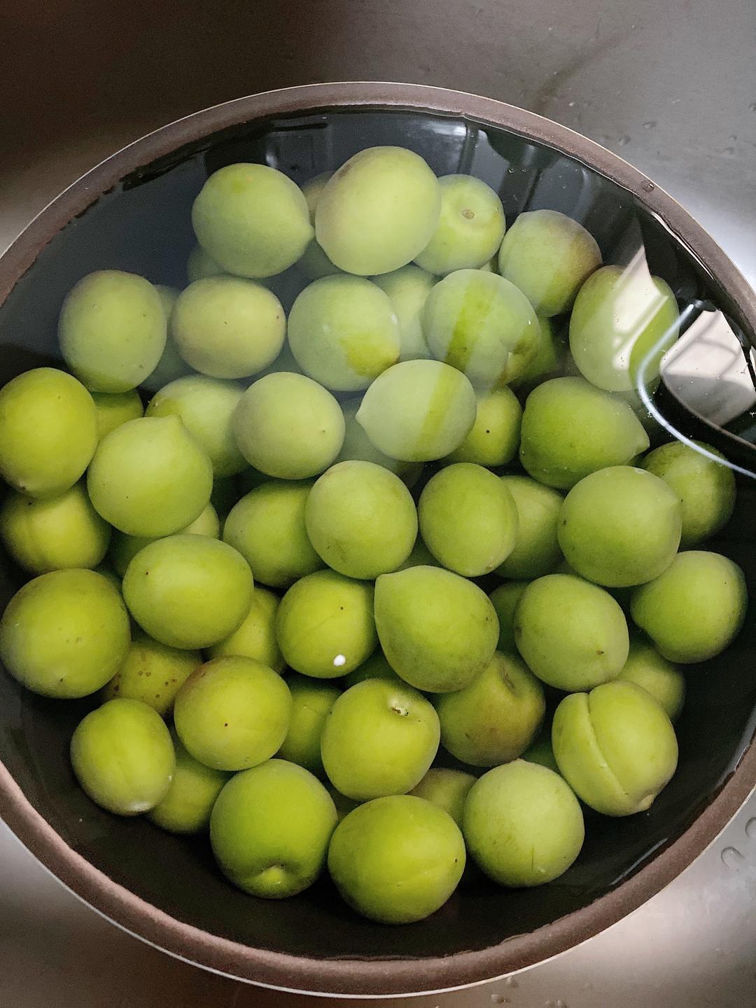 自制青梅酒的做法 步骤1