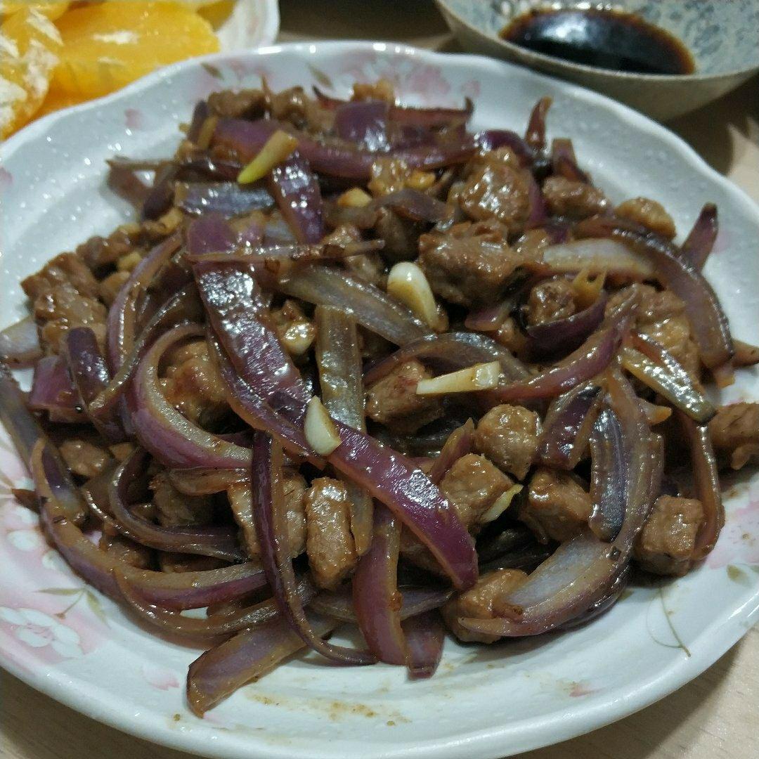 孜然洋葱炒牛肉粒