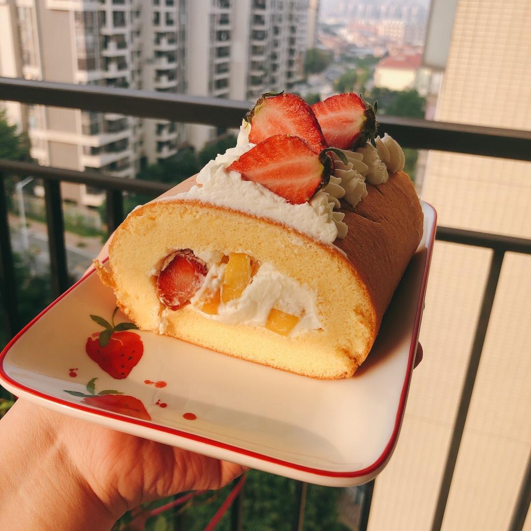 胖乎乎奶油芒果卷/不开裂不掉皮全过程详细图解烘焙视频/蛋糕篇6：「厚卷」