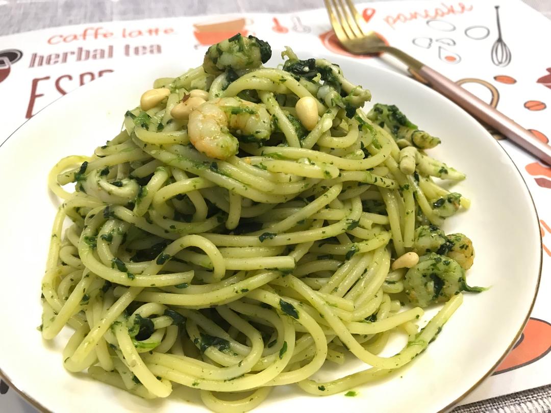 打耳光都不放的绿色意大利面(青酱意面)----菠菜罗勒松子拌意面