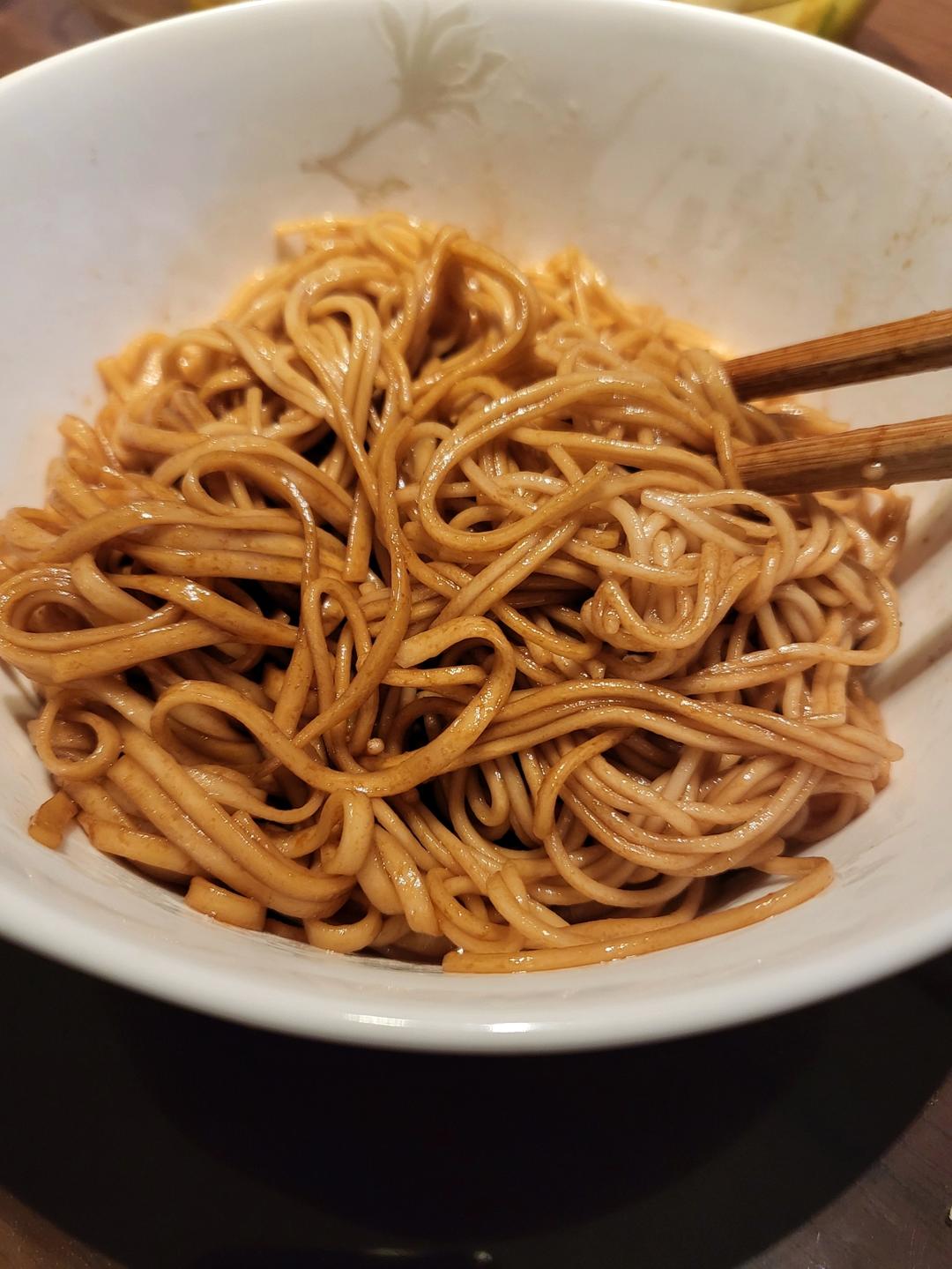 葱油拌面（快手简单，美味无敌）
