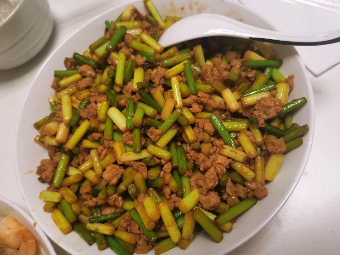 蒜苔炒肉末，三碗米饭都不够吃