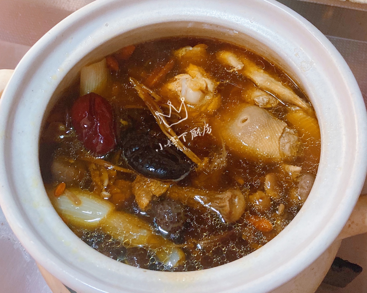 养生汤.灵芝茶树菇炖鸡汤的做法