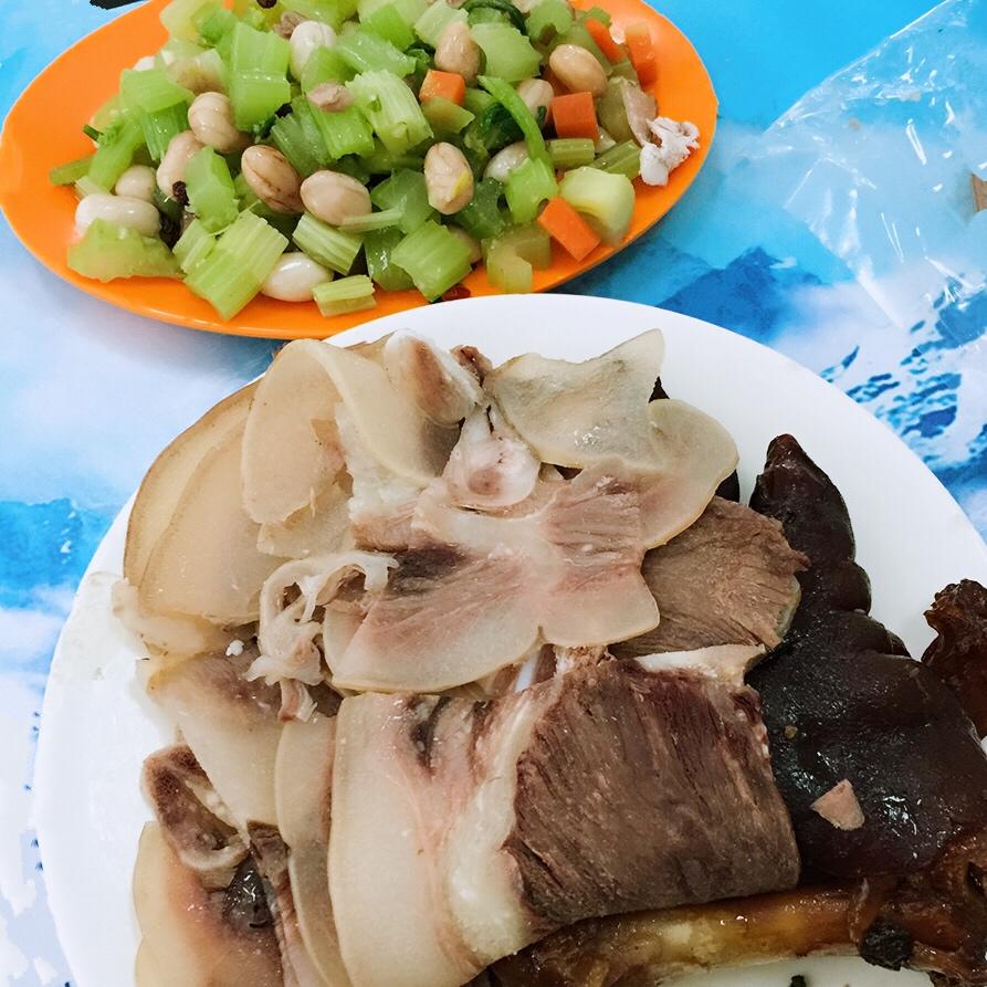 •日食不过三餐•