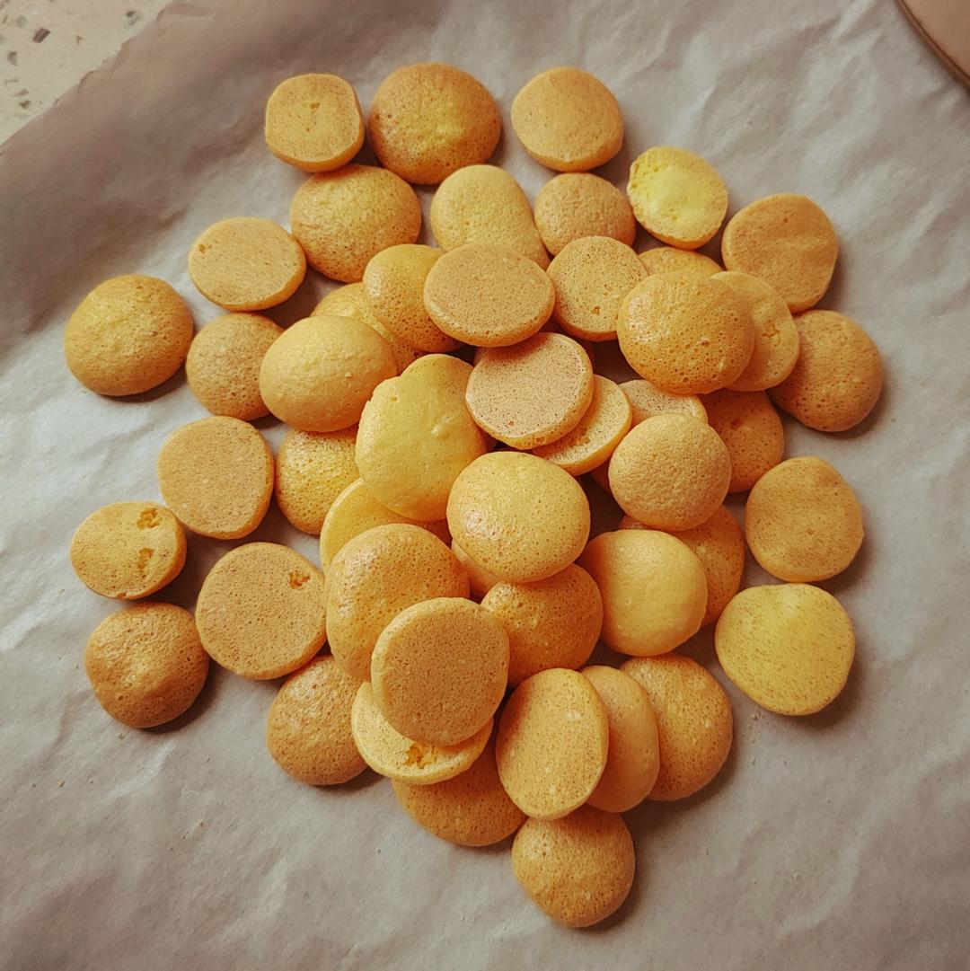 鸡蛋饼干