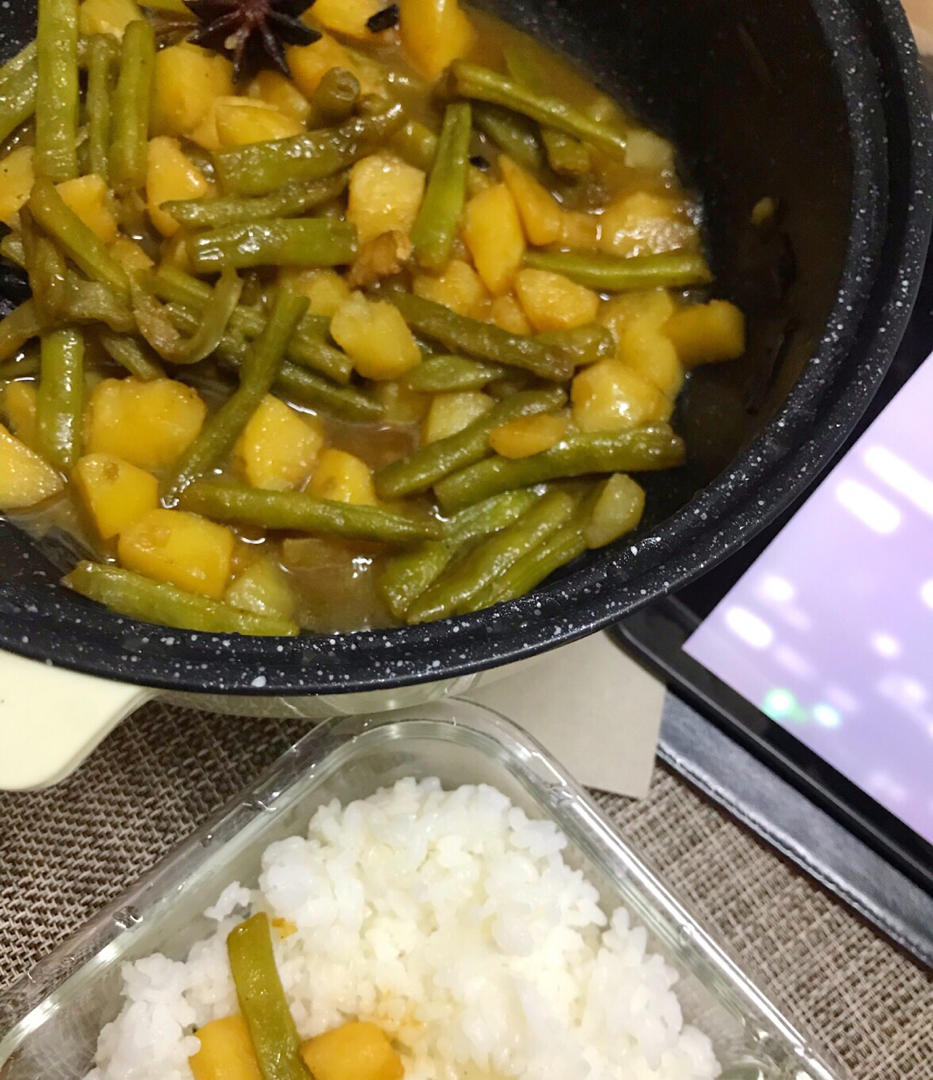 法克旪特做的芸豆炖土豆