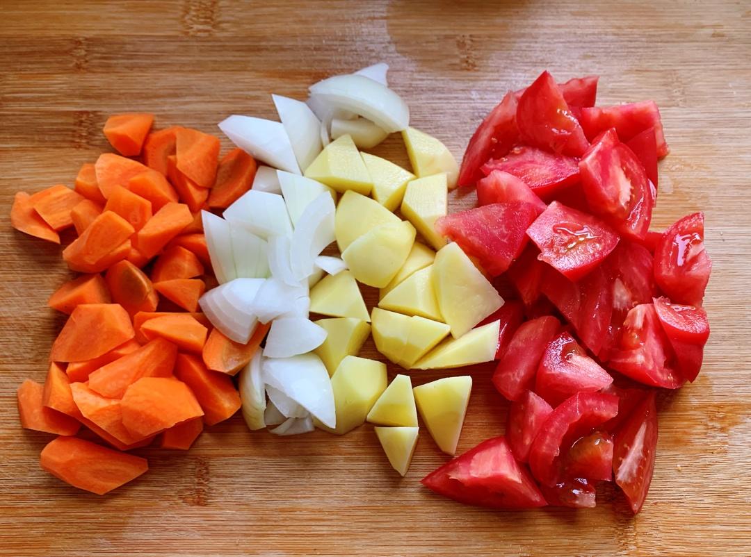 番茄土豆炖牛腩