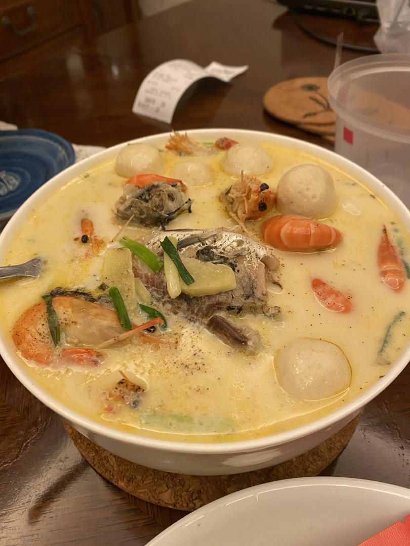 复刻餐厅招牌菜-佬麻雀豆浆一锅鲜（鱼汤）