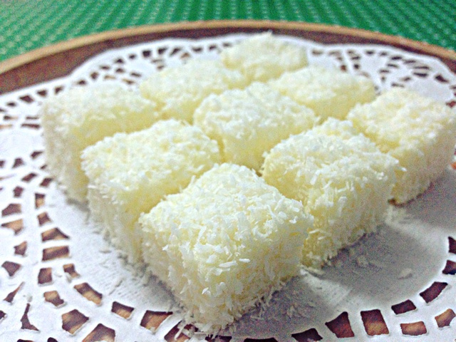 完胜85度C牛奶椰丝小方