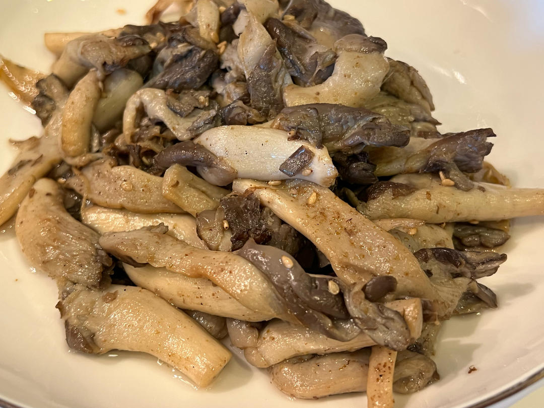 干煸平菇（有肉的味道）