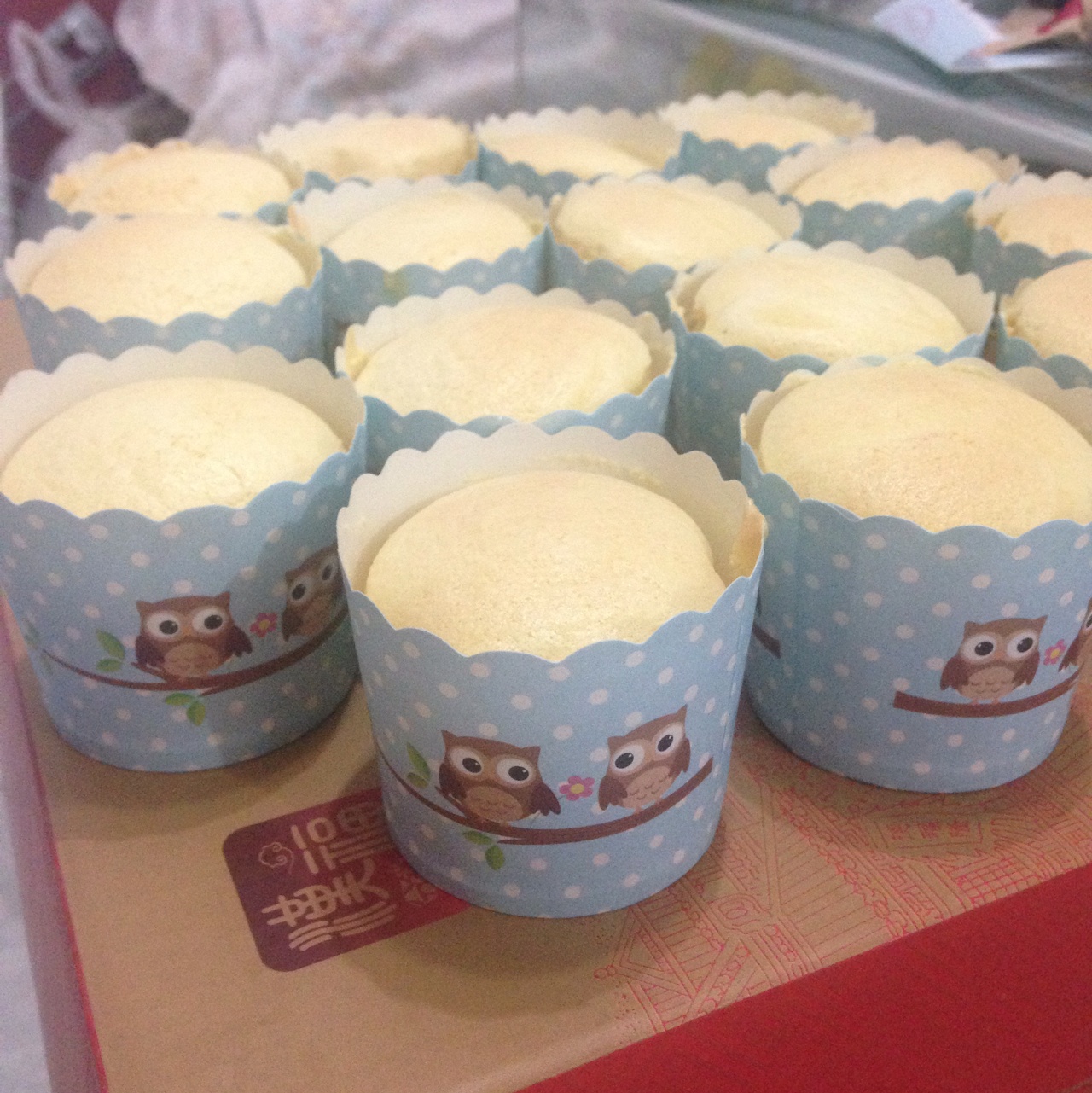 软绵绵戚风纸杯蛋糕