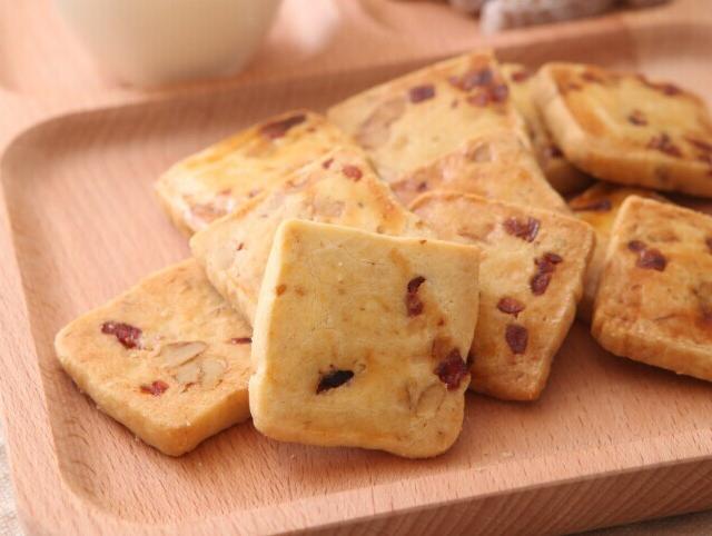 蔓越莓核桃饼干的做法