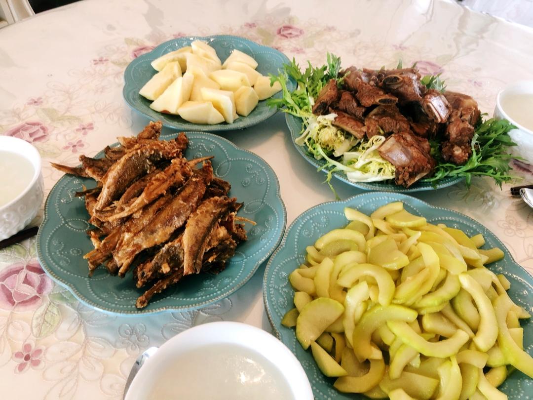 兔子一家的幸福欢宴