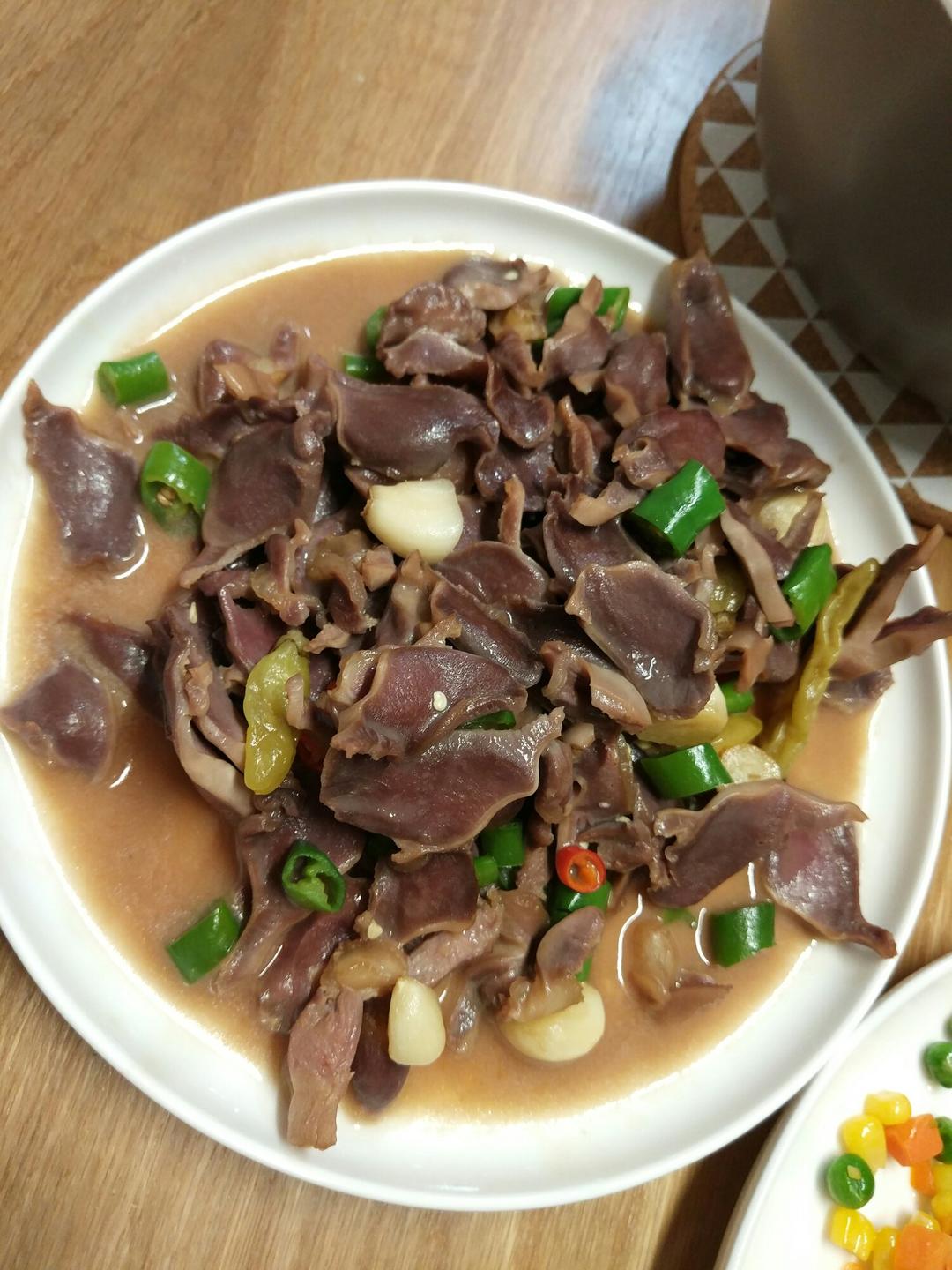 麻辣鸭肫 意味的llyy做的麻辣鸭肫赞 鸭肫,花椒粒,泡椒,辣青,红尖椒