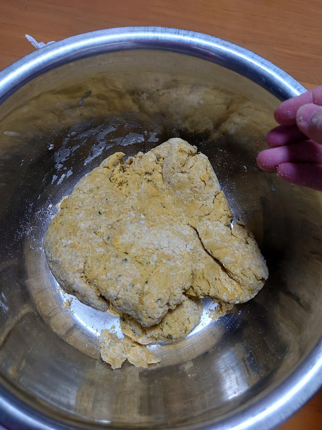 新手也可以--详解如何做出人见人爱、金黄的南瓜馒头