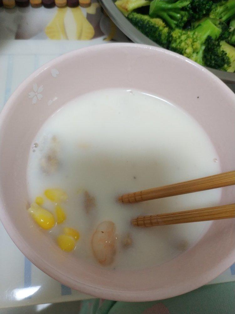 鸡胸虾仁蘑菇浓汤