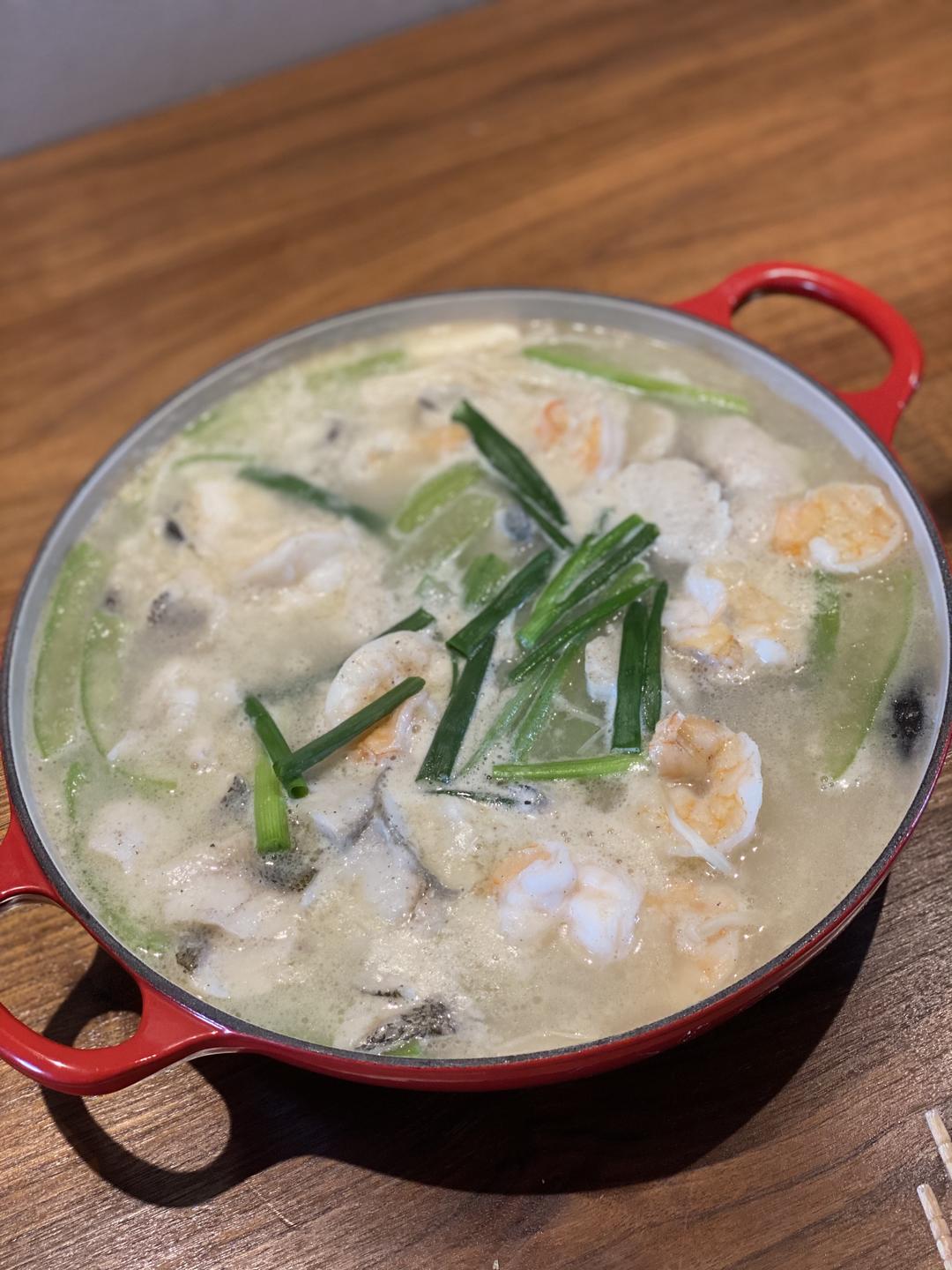 继续农家菜风格-鱼汤大杂烩的做法