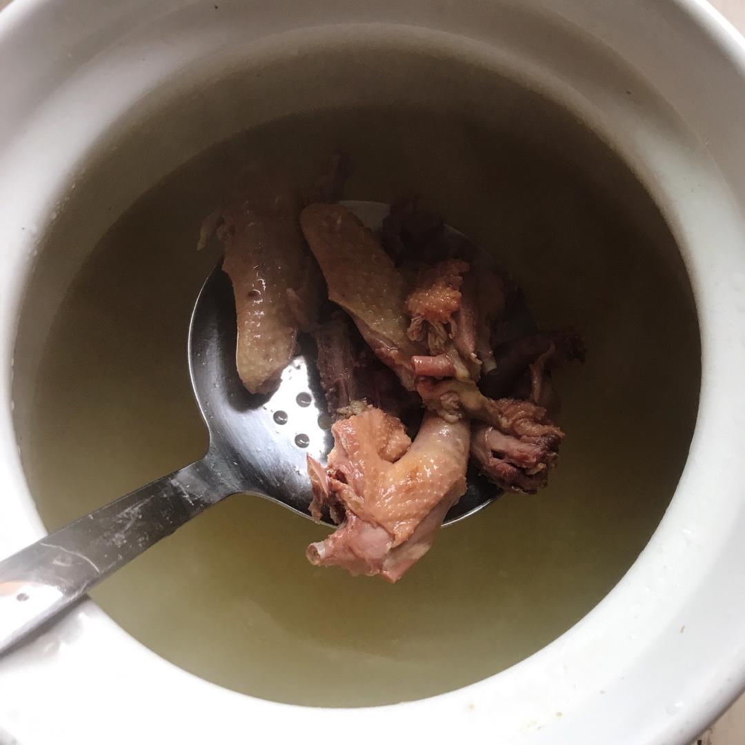 红枣枸杞乳鸽汤