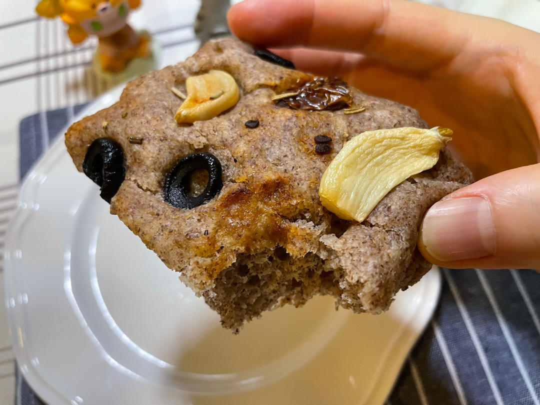 黑橄榄番茄大蒜黑麦佛卡夏（免揉波兰种）