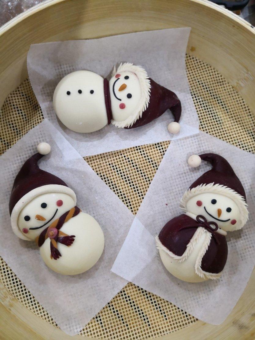 圣诞雪人卡通馒头系列（三）~带红斗篷的雪人