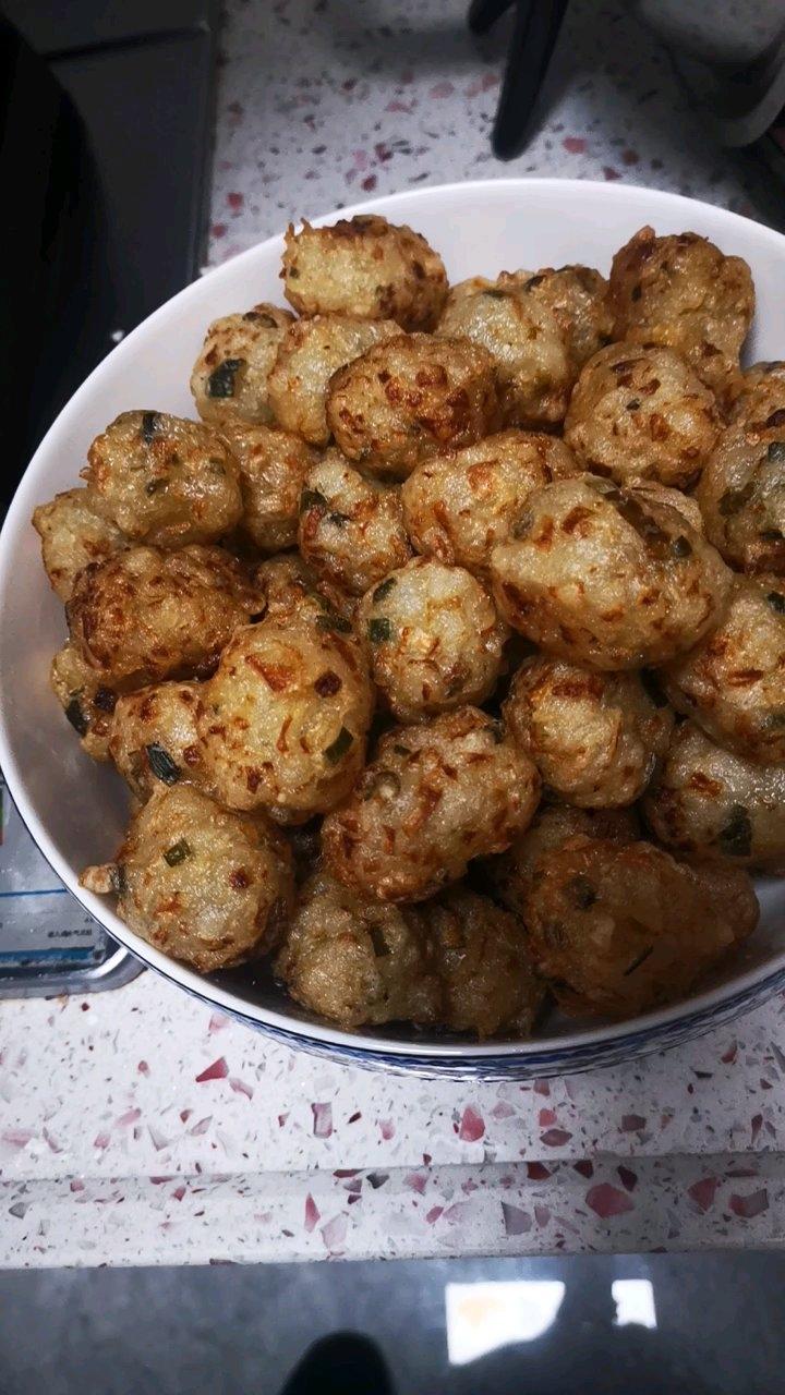 萝卜丸子，蓬松暄软凉了不硬，面糊调制是关键