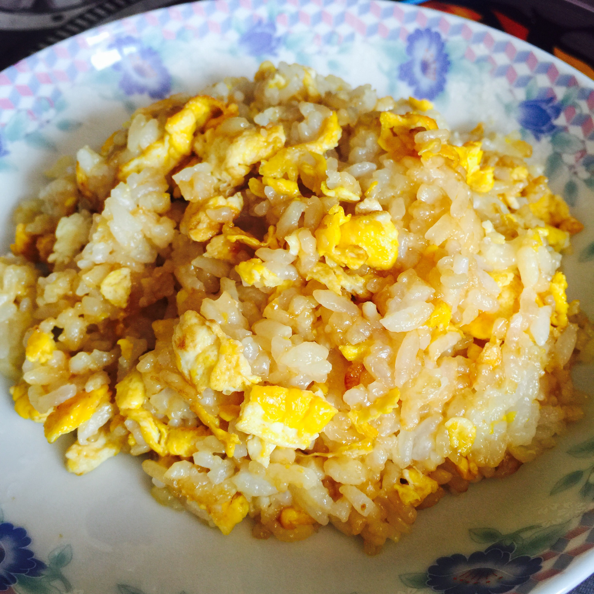 酱油蛋炒饭（懒人版）