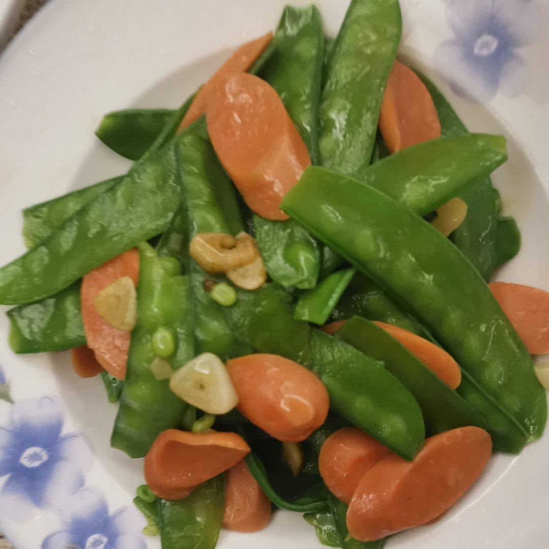 无比简单的荷兰豆炒腊肠，营养又好吃～！