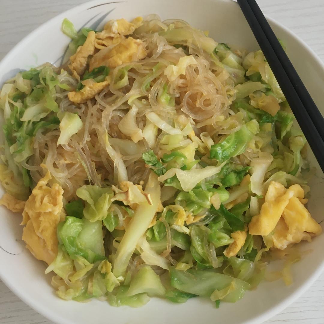 包菜粉丝炒鸡蛋