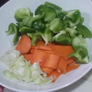 辣白菜土豆片的做法 步骤2