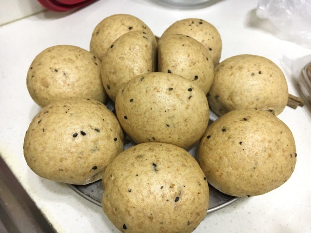 全麦馒头