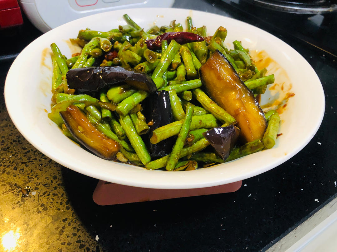 超级下饭的豆角烧茄子