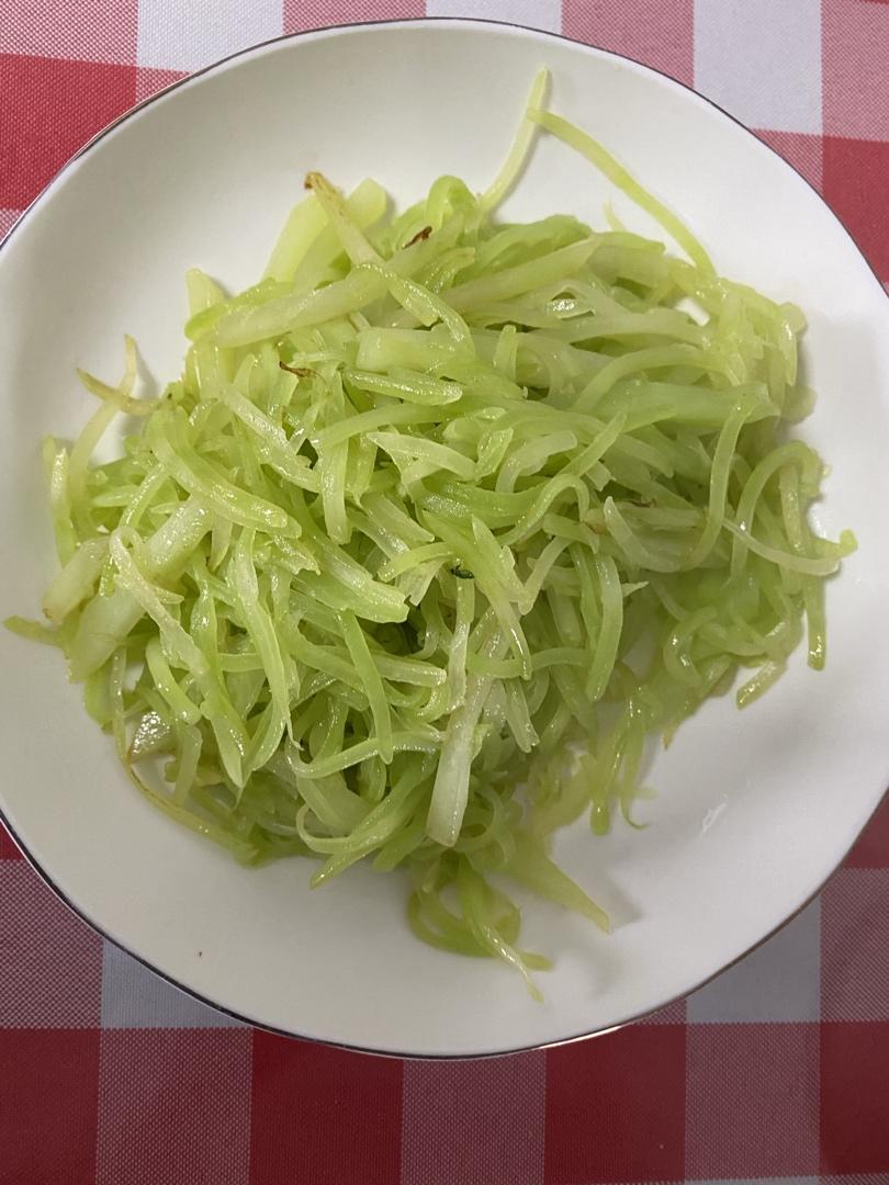 清炒莴笋丝